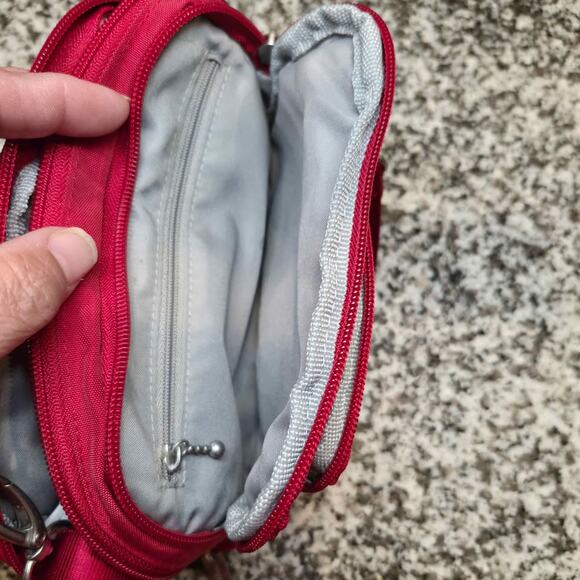 Baggallini Crossbody Shoulder Belt Waist Bag Red 5 Compartments - Picture 6 of 8